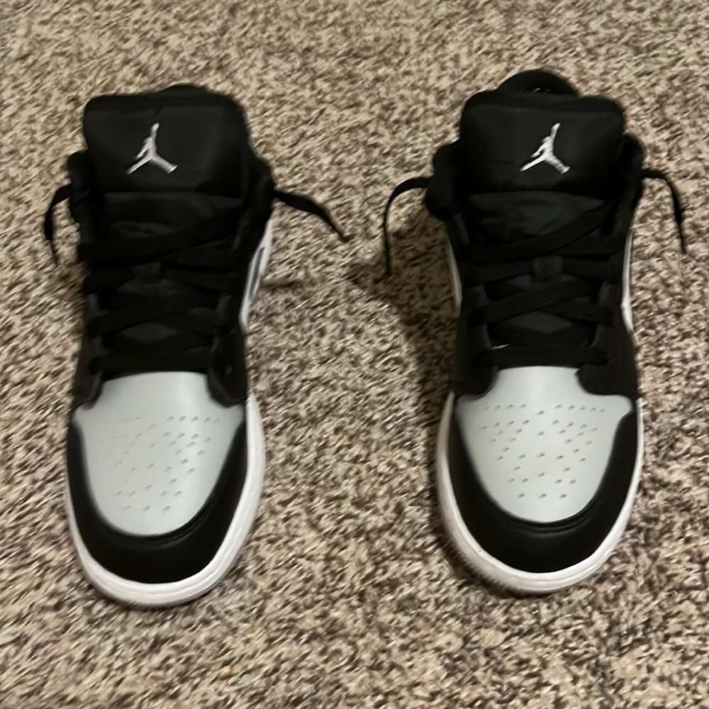 Jordan 1 low Shadow toe (GS) (Kids 6.5Y)